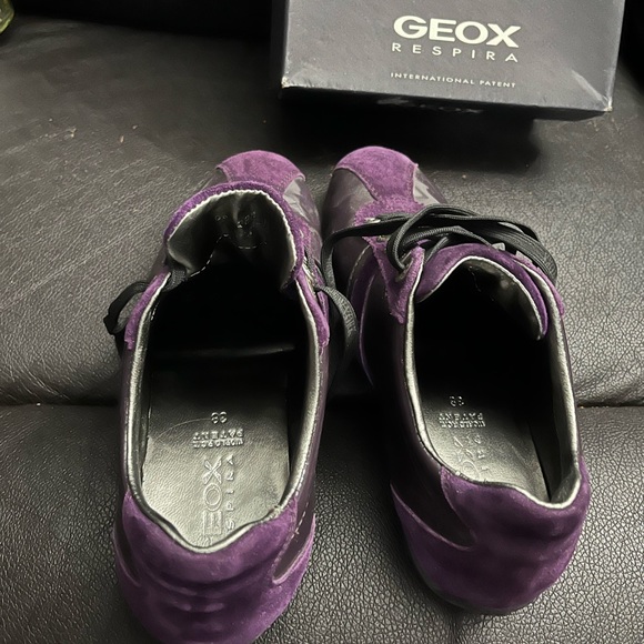 Woman’s size 8 shoes - Picture 4 of 8